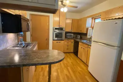 Image de Midcentury in Midtown - 5bd 2ba Pay Monthly