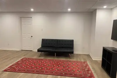 Image de Spacious basement in nice area