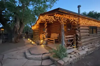 Image de Charming cabin good for a couple @ Canyon of the Ancients Guest Ranch