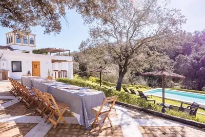 Image de Maison de campagne \"Los Gorriones\" avec vue sur les montagnes, piscine privée et Wi-Fi