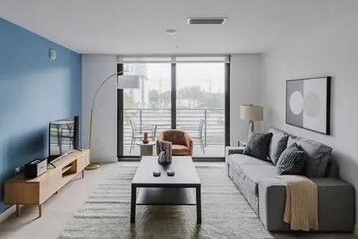 Image de Blueground | Hollywood, pool & w/d, nr beach