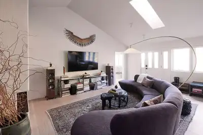 Image de Proposals Estate- Luxury Artistic Retreat: Private, Spacious, Near Beach & Village