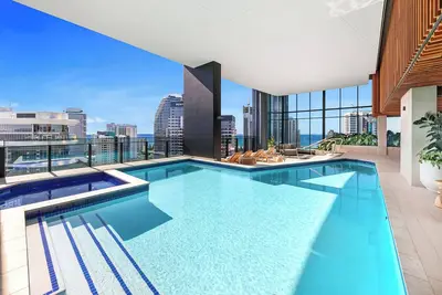 \"Stylish Escape Near Pacific Fair & The Star Casino\"
