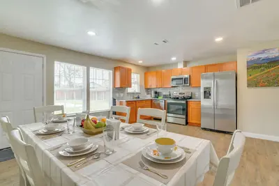 Image de 4 Mi to Nrg Stadium: Quiet Home w/ Fenced Yard!