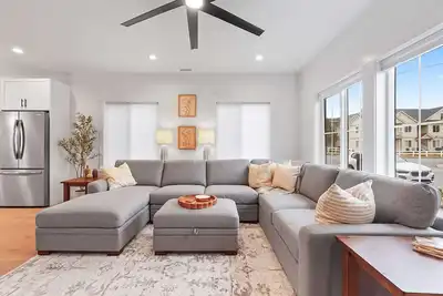 Image de The Townhouse on Highland  – Near Greenbelt