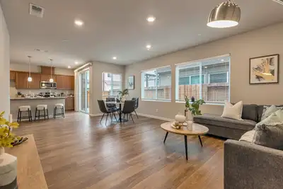 Image de 3br Home at Pagoda Lane｜Walk In Closets｜Garage｜\nWifi｜Laundry Room\n #41982