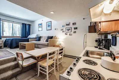 Image de Slopeside! Cascades studio Sleeps 5