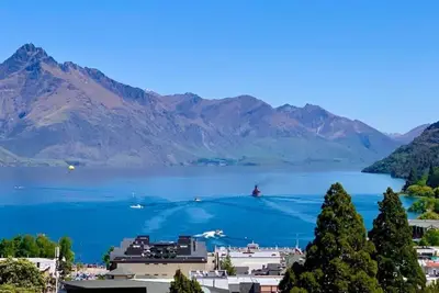 Image de 3 bedroom modern apartment in the heart of Qt!