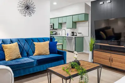 Image de Colorful 5br 3ba in Oakland, near Pitt & Cmu