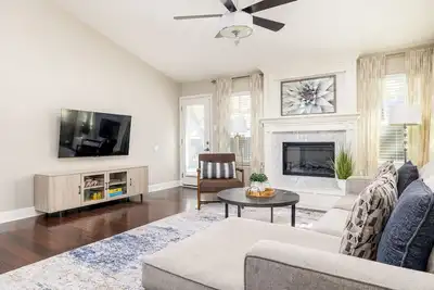 Image de Close to Town, Beautiful Decor - Quaint-essential