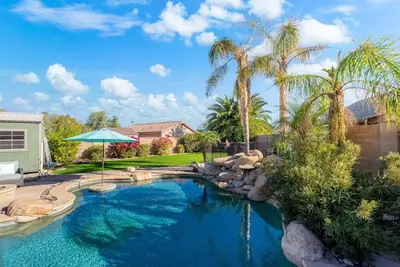 Image de Fun Game Room + Heated Pool!