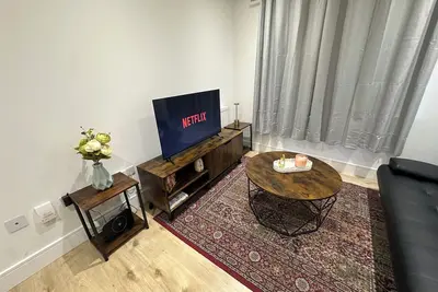 Image de London Luton 1 Bedroom Apartment Sleeps 4 - Airport 7 Mins - Train Station 1 Min