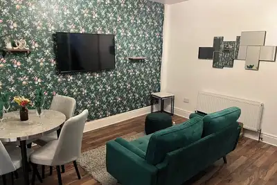 Image de Modern 2 bedroom home with Wifi, Netflix and parking.