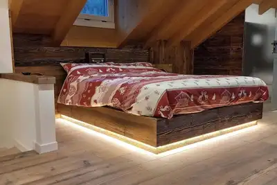 Image de Vale and Schena attic room with hot tub