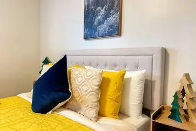 Image de [Fire/Flood Support] 3-bedroom Modern Luxury House in Central Pasadena