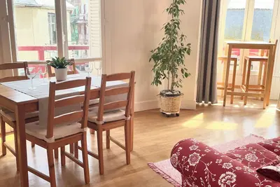 Image de 50m de la plage, Apt. dans la Villa Française