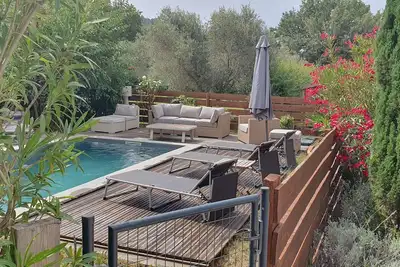 Image de Hyères, belle Maison avec piscine dans Domaine viticole