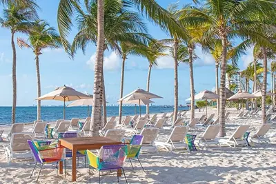 Image de 2-bedroom suite at Garza Blanca Cancun, offering luxury, beach, and excitement.