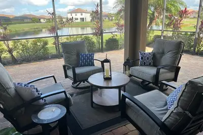 Image de 6881 Charming 3-bedroom house with lake view on River Strand golf course