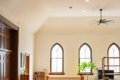 Image de Charming 3-bed church with natural light, historic charm in lovely Covington Ky