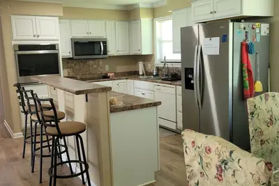 Image de 2 bedrooms, 1. 5 baths, Newly renovated. Centrally located.