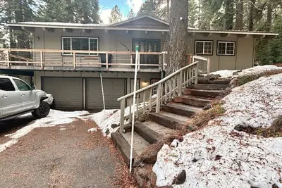 Image de Charming 3-bedroom house w/ hot tub, in Truckee minimum stay 31 days