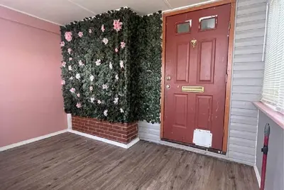 Image de Located in cul-de-sak, 3-bedroom house. 15 min away from the airport Osu campus