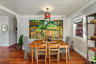 Image de Luxurious Downtown Digs