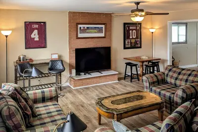 Image de University Family & Friends House, 4 bedrooms, 2 baths, sleeps 12, near Fsu & Famu