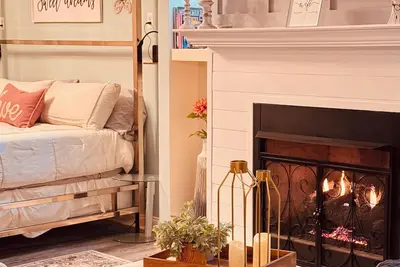 Image de Be Our Guest! Create Unforgettable Memories in This Unique Family Getaway!