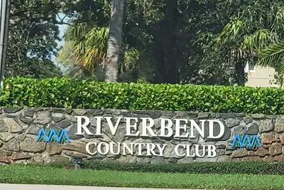 Image de Charming townhome in a vibrant and active gated golf community in Jupiter.