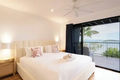 Image de Brand new 2 Bed, 2 Bath Apartment, full sunset views with Valet Buggy Service