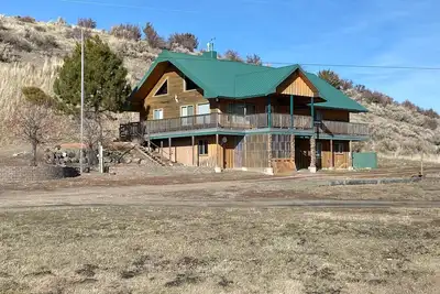 Image de Spacious 5-bedroom 3-Bath house with WiFi, Ac in welcoming Lakeview Oregon