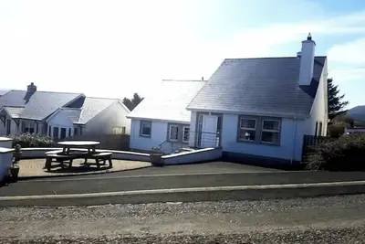 3BedHouse-Ballyliffin-NearBeach-GolfCourses nearby