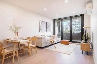 Image de Unparalleled City Convenience 2br apt Free Parking