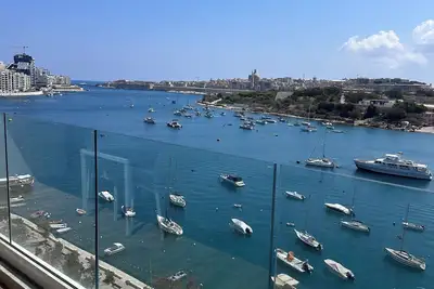 Image de Cozy and very central two bedroom Valletta view apartment.