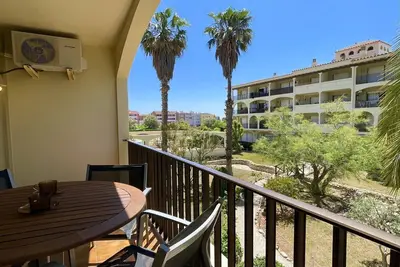 Image de Appartement pour 4 personnes avec jardin