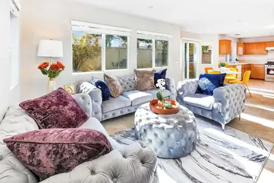 Image de Bright & Roomy 4br｜Fenced Yard｜Close to Park｜Flexible Stay Options#41327