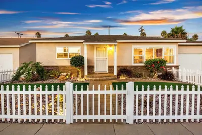 Image de Walk to the Beach! Private Backyard and Fire Pit