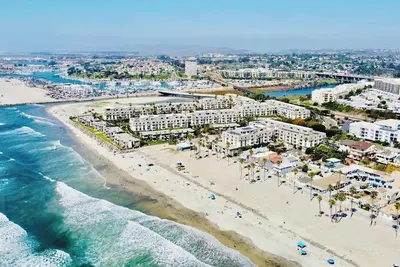 Image de *Penthouse Roof Deck Ocean\/Sunset Views! * | G-314