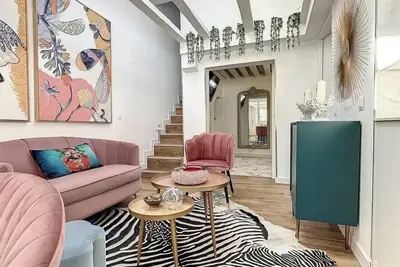 Image de Chic Penthouse with Urban Charm & Rooftop