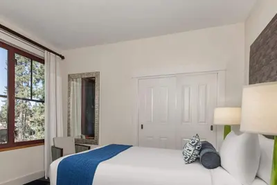 Image de Ski away in this charming 1-bdrm villa in S. Lake Tahoe minutes to chairlift! ! !