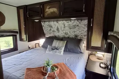 Image de Camp Wee Acres. Cozy camper with beautiful views.