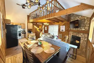 Image de * Plentiful Porches * Hot Tub * King Bed * Views *