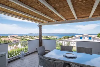 Image de Spacious Dwelling with Garden and Terrace - Perfect for Families or Groups.