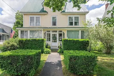 Image de Historic Laconia Home near Lake Winni + Gunstock