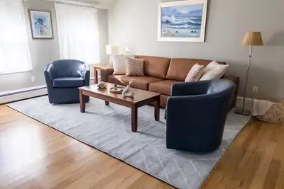 Image de Excellent Reviews: 500 ft to beach and central air conditioning!