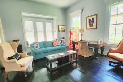 Image de The Cultured Victorian Close to Eji + Maxwell Afb