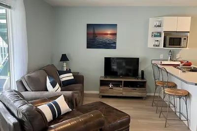 Image de Sicamous Townhouse With Garage. Welcome Sledders!