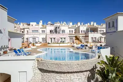 Image de 3 bedroom townhouse-Qev. Perfect for Families and Golfing Getaways.